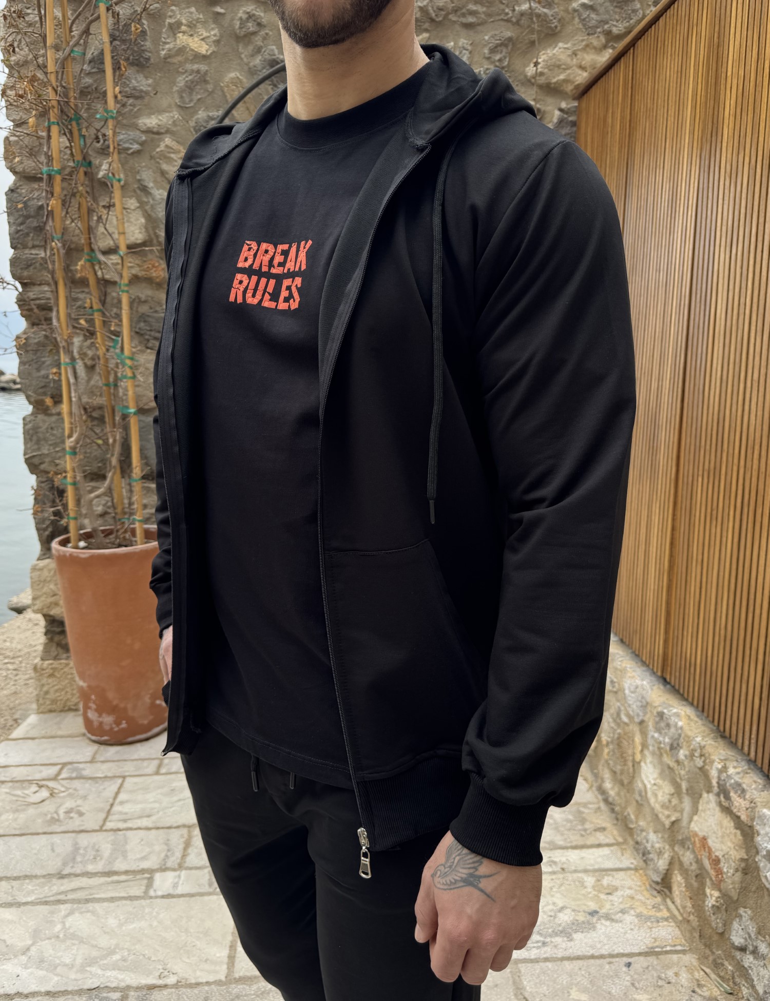 Ανδρική μαύρη βαμβακερή ζακέτα με κουκούλα KEF2630 φωτογραφία